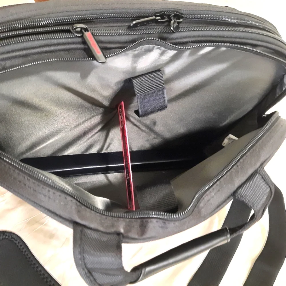 Targus black laptop briefcase